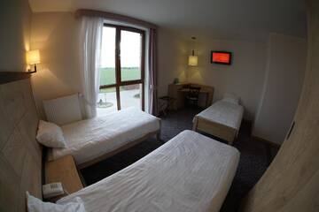 Фото номера Стандартный трехместный номер Отель Hotel nad Wisłą г. Тчев 2